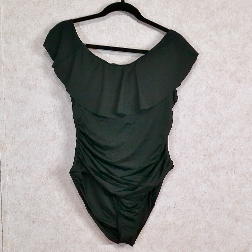 NWT La Blanca One Pc Swim Suit Black Ruffled Collar Laced V Back, Bra,Lined Sz14